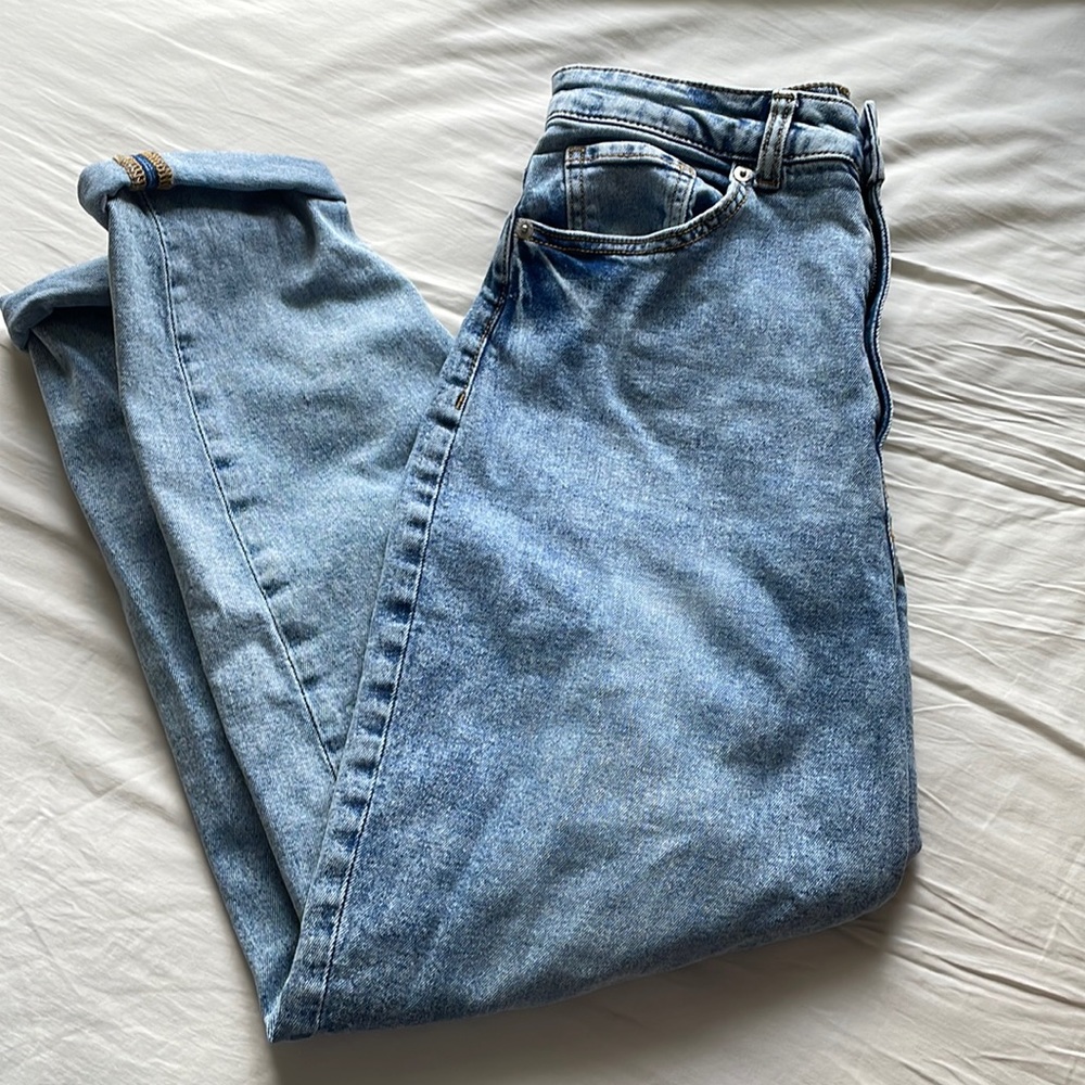 Divided High Waisted Jeans